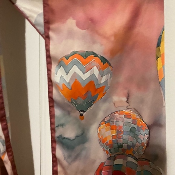 Cappadocia Turkey Hot Air Balloons 100% silk acarf - Picture 4 of 12